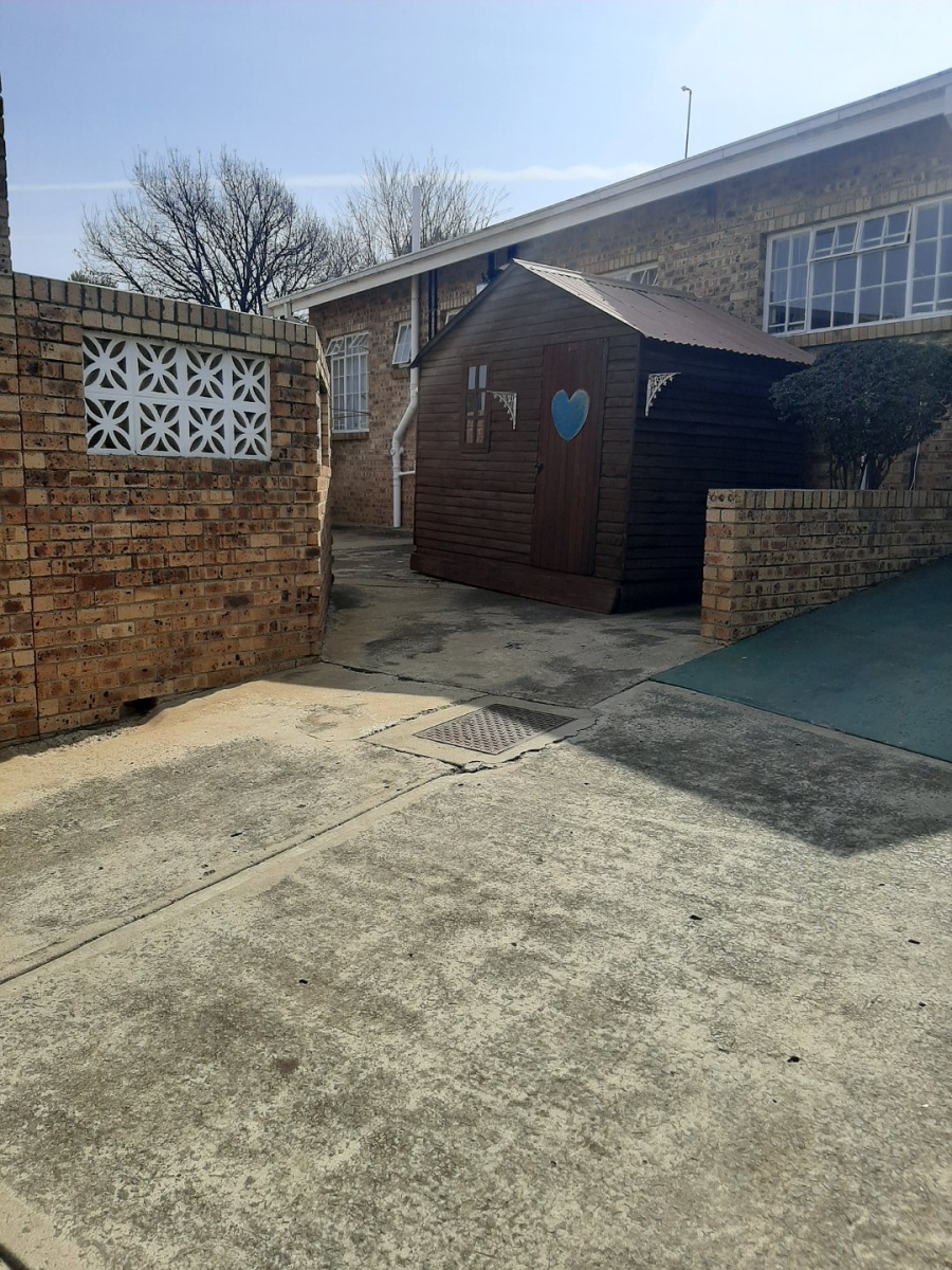 3 Bedroom Property for Sale in Uitsig Free State